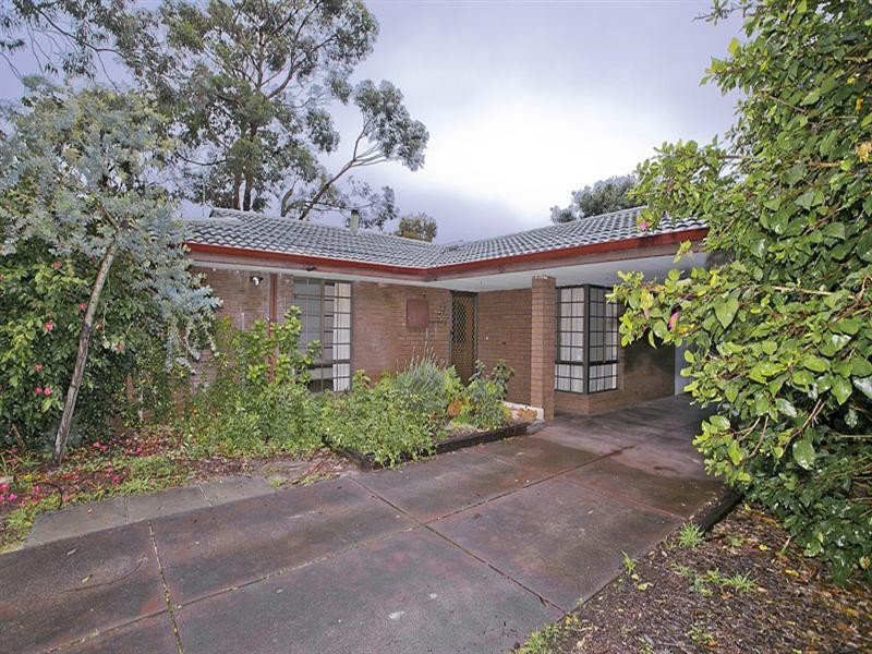 12 Alexander Close, Lesmurdie WA 6076