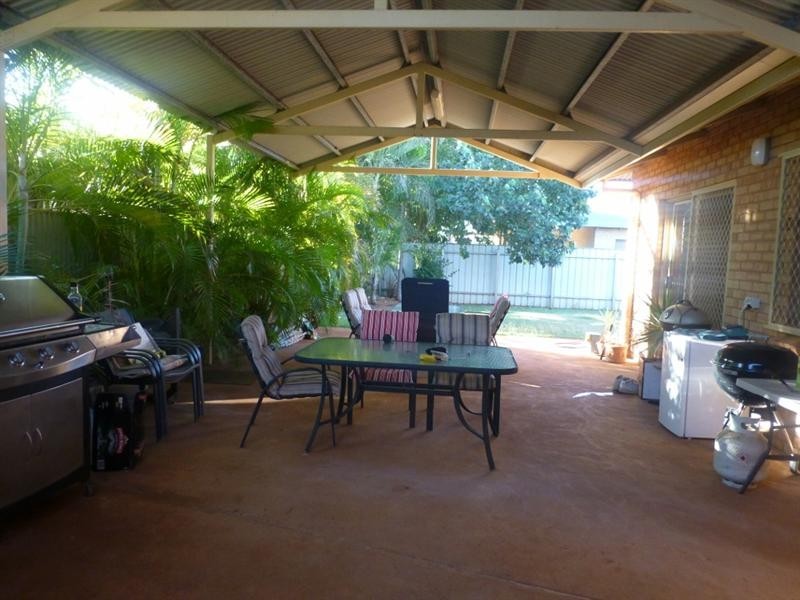 10 Thistle Loop, Nickol WA 6714