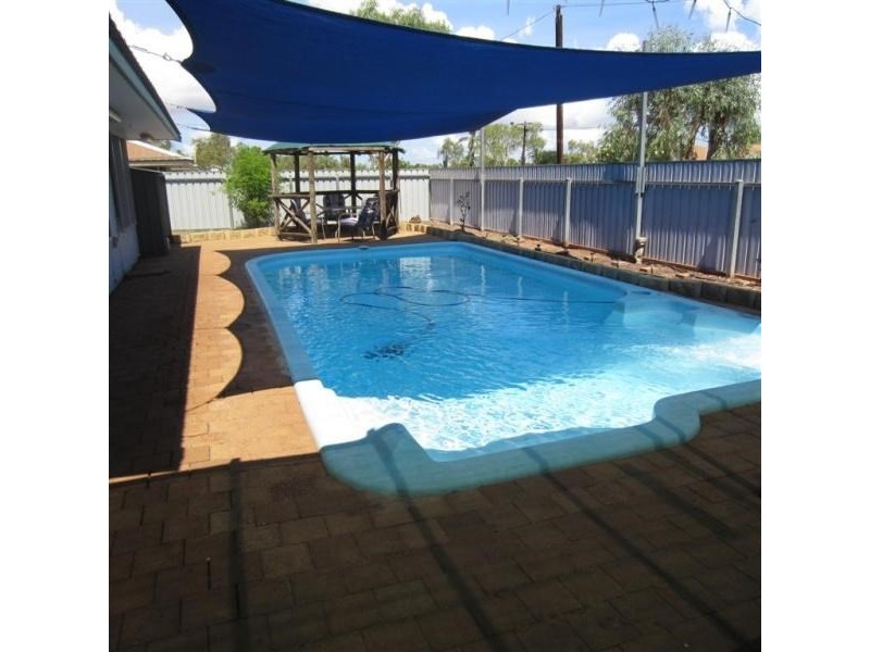 4 Hall Street, Bulgarra WA 6714