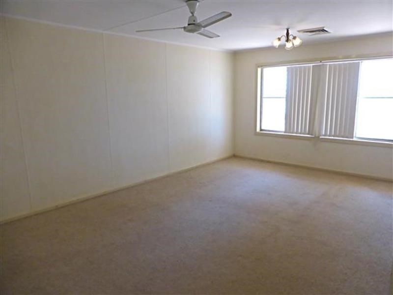 11 Pinderi Crescent, Dampier WA 6713