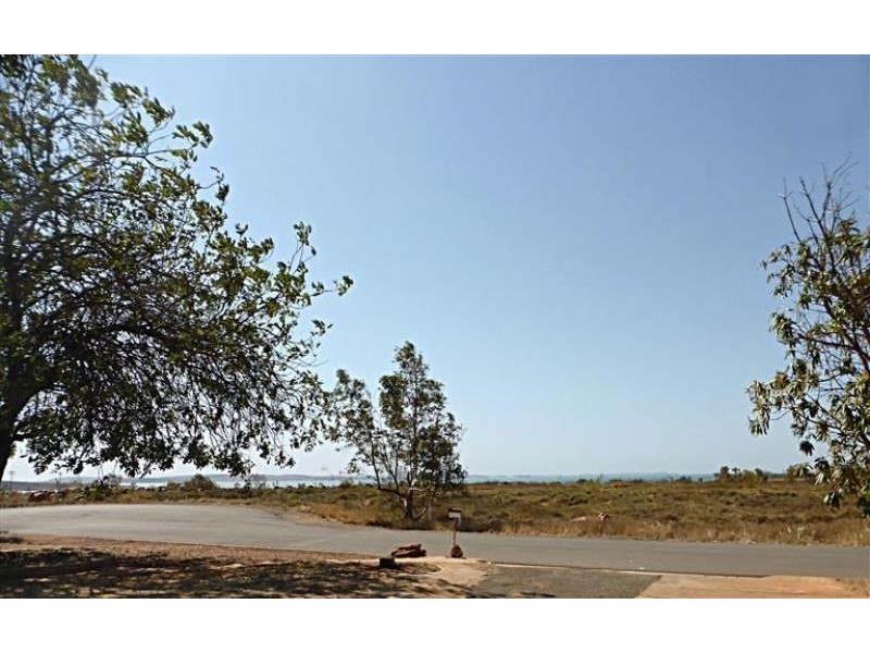 11 Pinderi Crescent, Dampier WA 6713