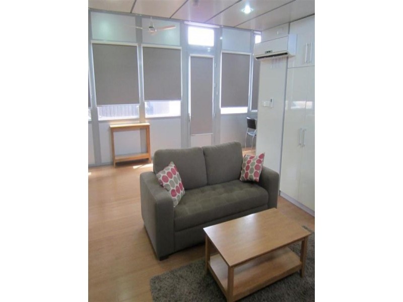 9/21 Desert Pea Boulevard, Nickol WA 6714