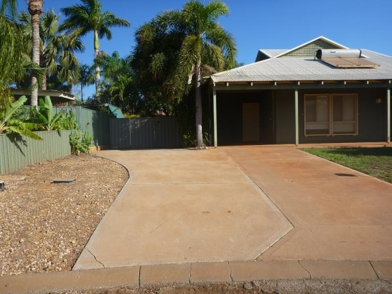 4 Snell Place, Baynton WA 6714