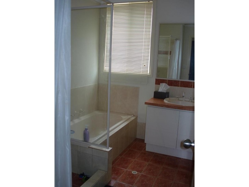 5 Schooner Street, Baynton WA 6714