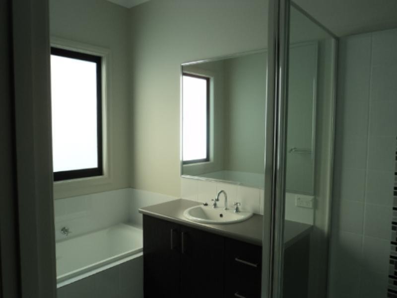 18 Curlew Street, Baynton WA 6714