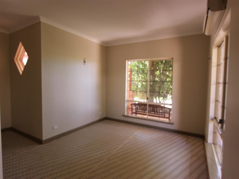 3 Locke Place, Baynton WA 6714