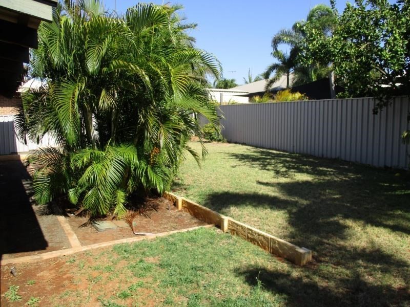 7 Rhonda Road, Baynton WA 6714