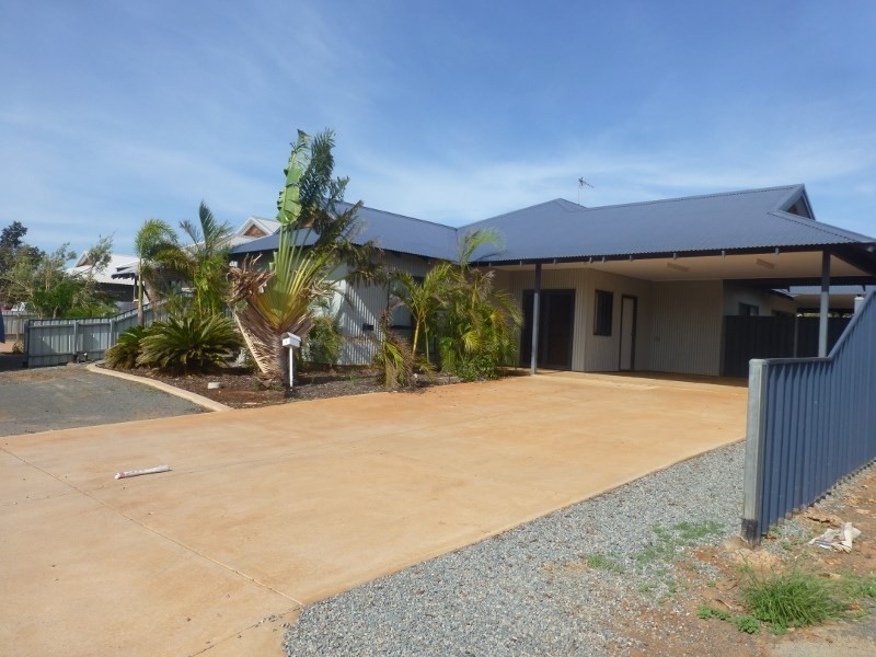 8 Walker Close, Millars Well WA 6714