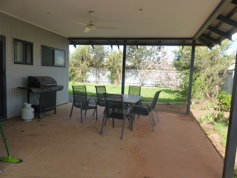 8 Walker Close, Millars Well WA 6714