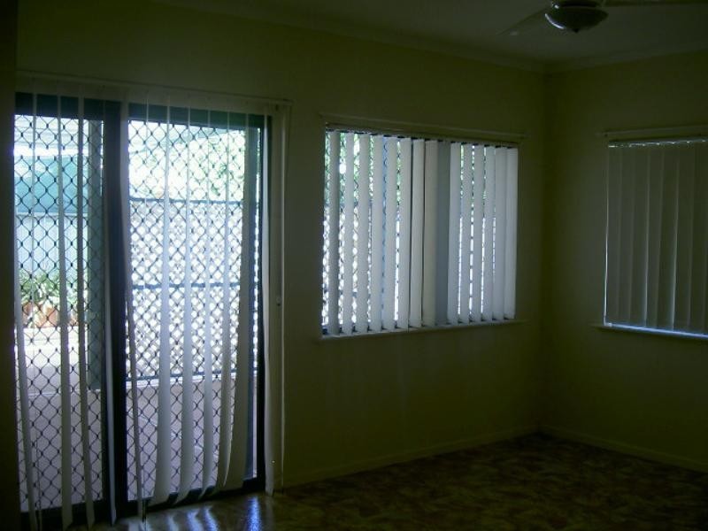 10 Birch Place, Baynton WA 6714