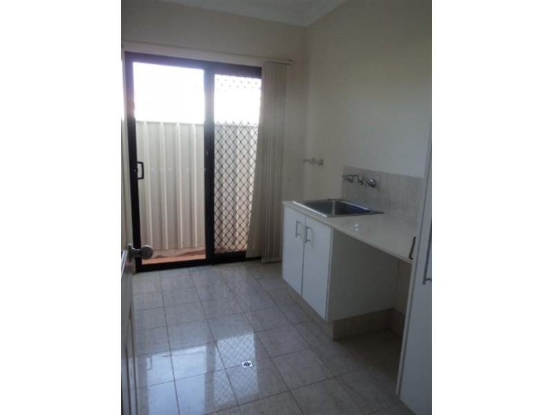 4/3 Badock Place, Millars Well WA 6714