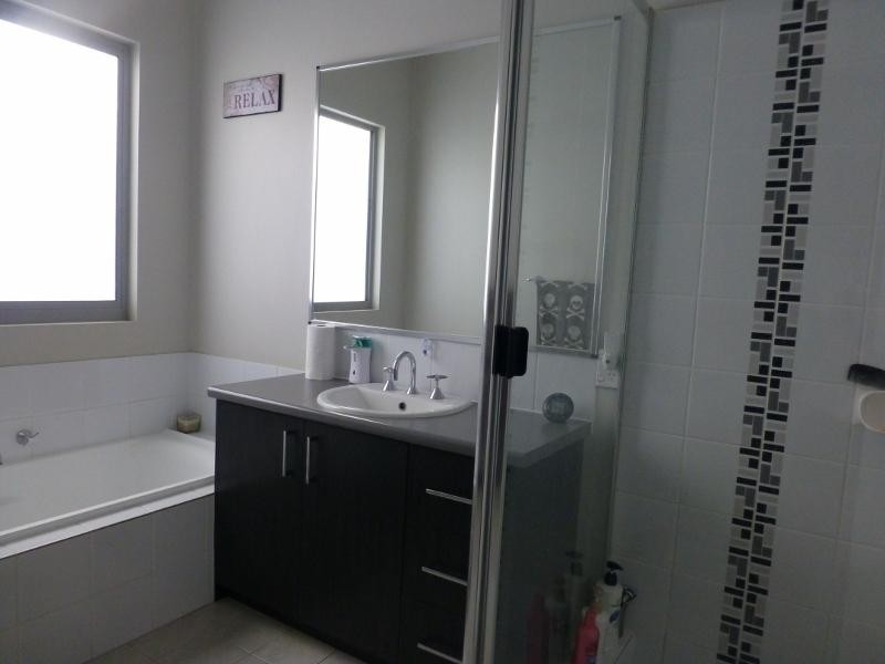 10 Nyumari Street, Baynton WA 6714