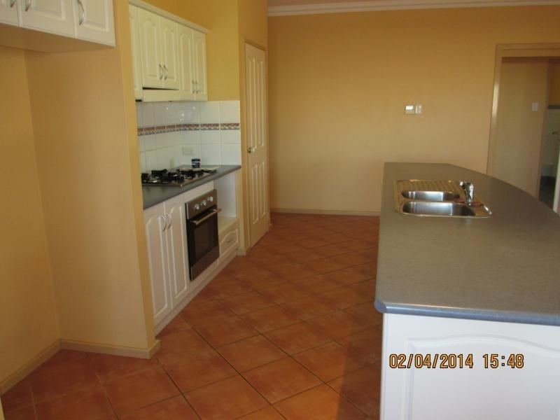 8 Delmere Way, Baynton WA 6714