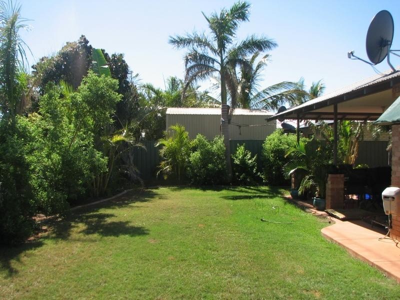 8 Rhonda Road, Baynton WA 6714