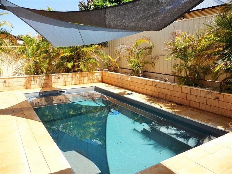 6 Kybra Way, Baynton WA 6714