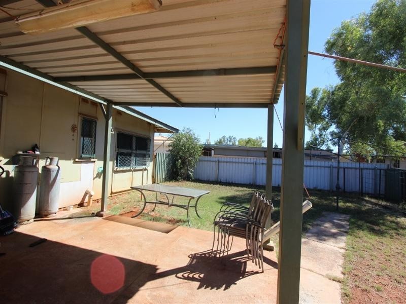 1 Baynton Way, Wickham WA 6720