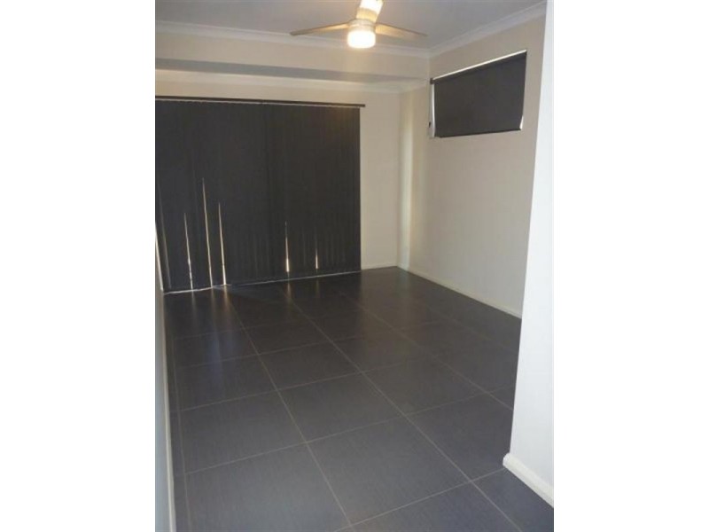 57 Tharnda Road, Baynton WA 6714