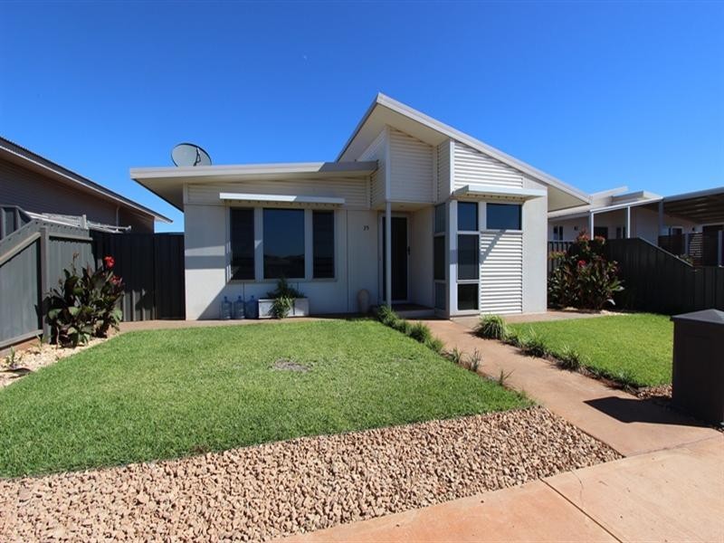 35 Bajamalu Drive, Baynton WA 6714