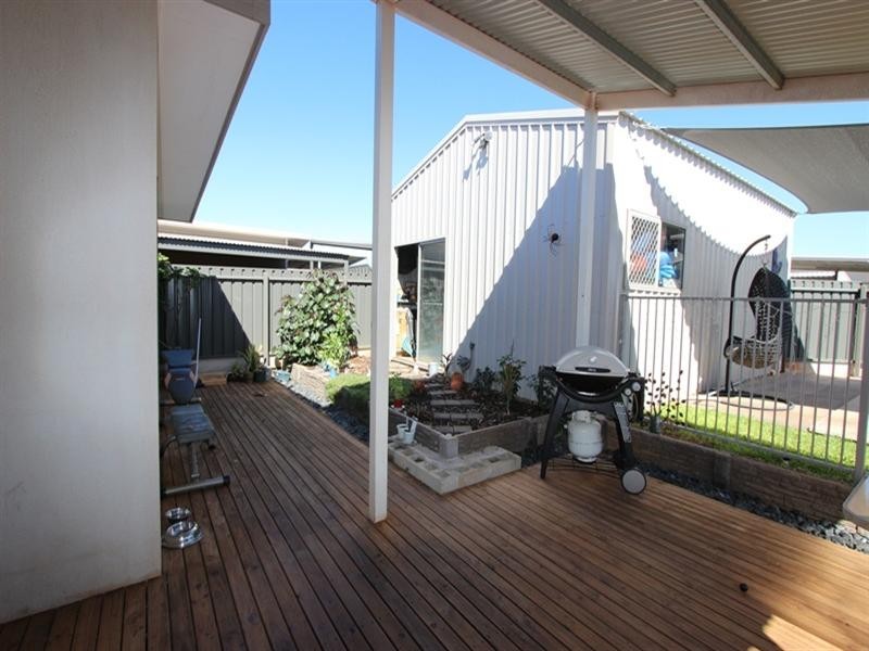 35 Bajamalu Drive, Baynton WA 6714