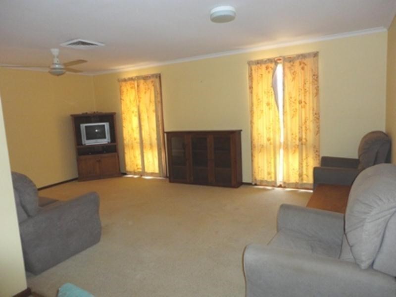 2 Lacey Place, Millars Well WA 6714