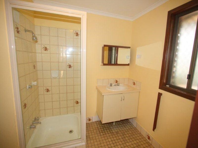 2 Lacey Place, Millars Well WA 6714