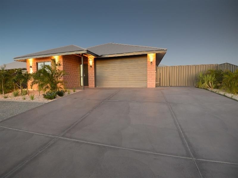 17 Mujira Ramble, Baynton WA 6714