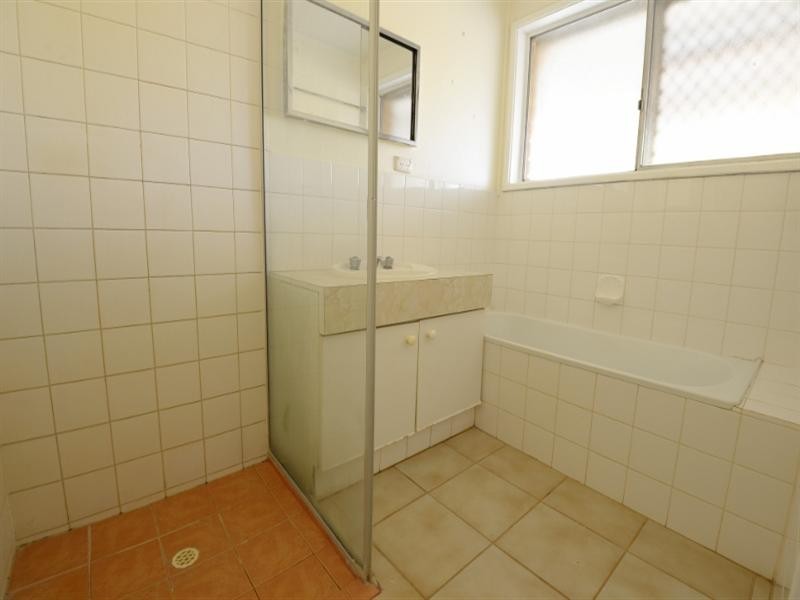 11 Murchison Crescent, Dampier WA 6713