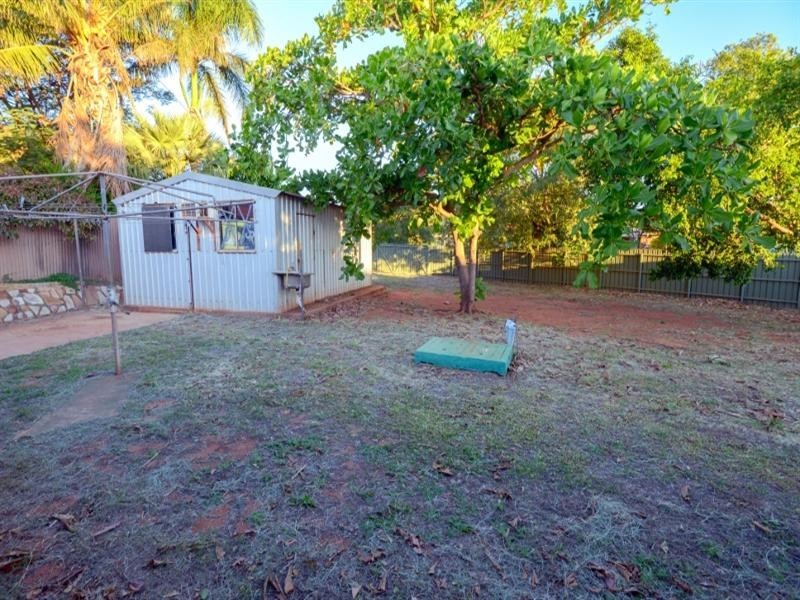 11 Murchison Crescent, Dampier WA 6713