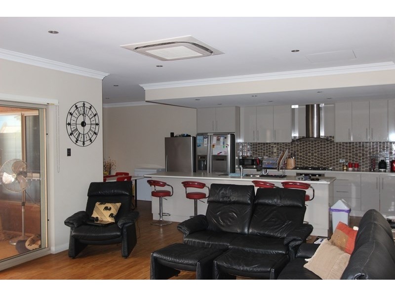 27B Moynes Court, Baynton WA 6714