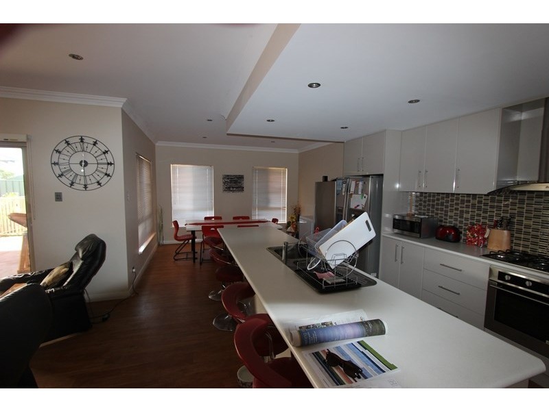 27B Moynes Court, Baynton WA 6714