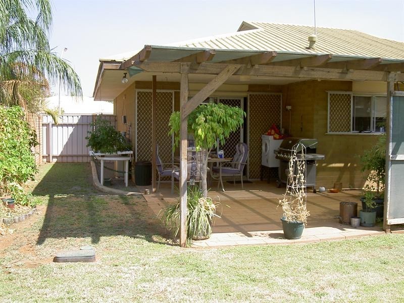 10 Featherby Way, Baynton WA 6714