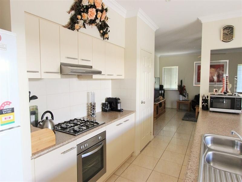 17 Delmere Way, Baynton WA 6714