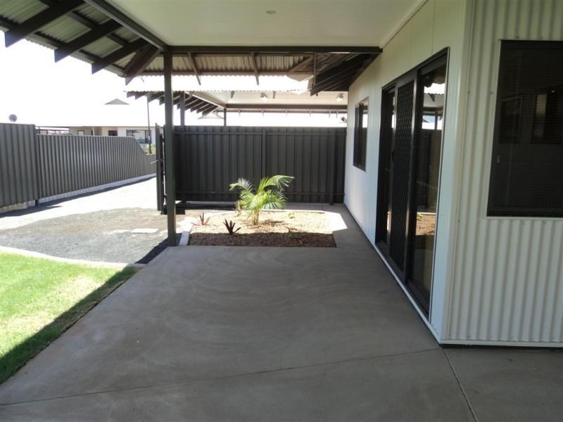 13 Yirrawarri Street, Baynton WA 6714