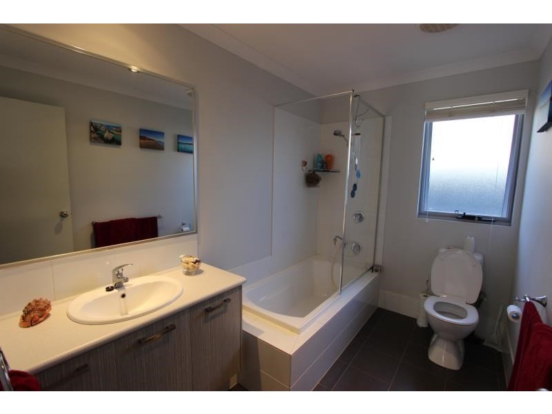 35 Bajamalu Drive, Baynton WA 6714