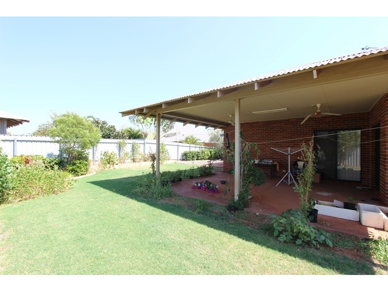 10 Delmere Way, Baynton WA 6714