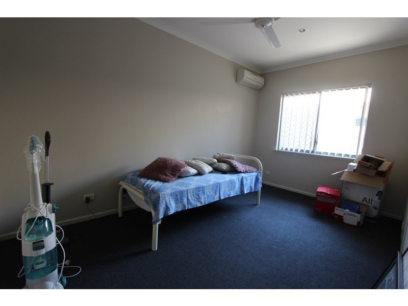 10 Delmere Way, Baynton WA 6714