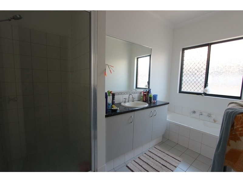 10 Delmere Way, Baynton WA 6714