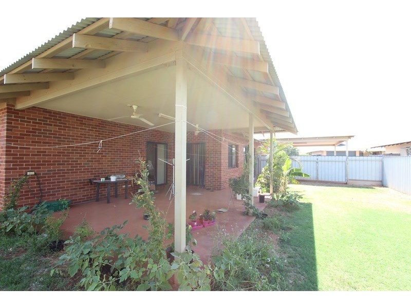 10 Delmere Way, Baynton WA 6714