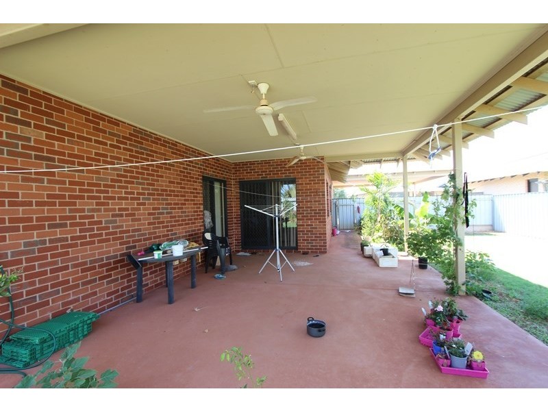 10 Delmere Way, Baynton WA 6714