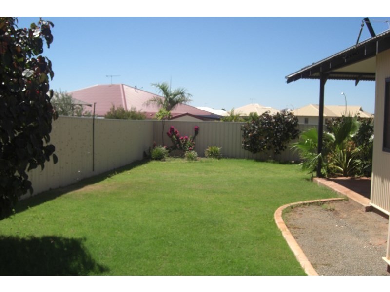 20 Haldane Crescent, Baynton WA 6714