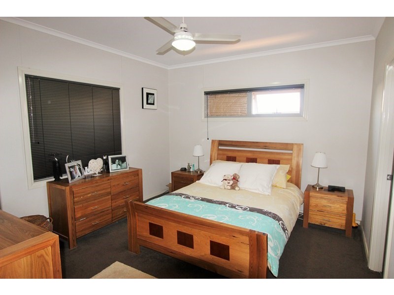 7 Bettong Bend, Baynton WA 6714