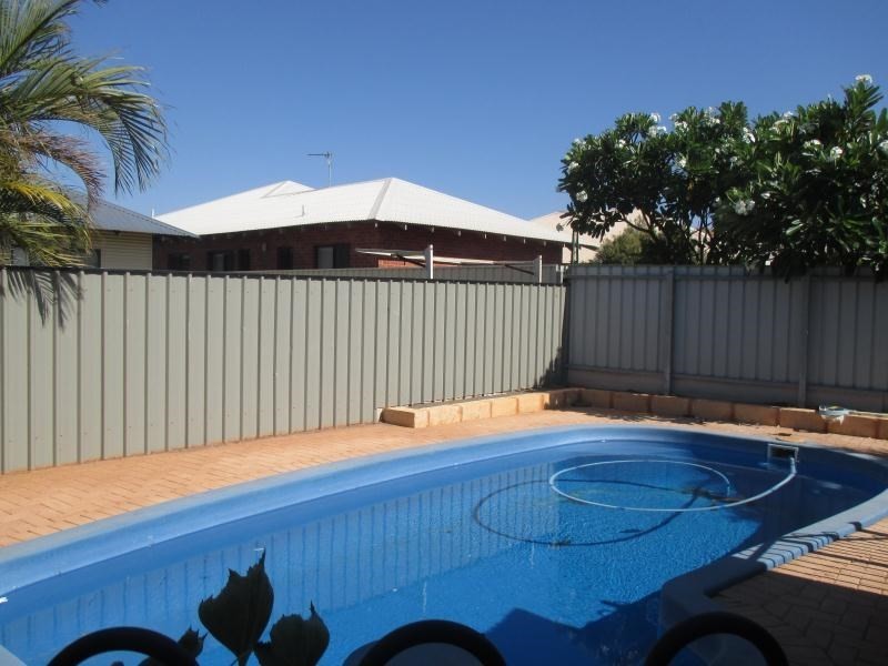 7 Delmere Way, Baynton WA 6714