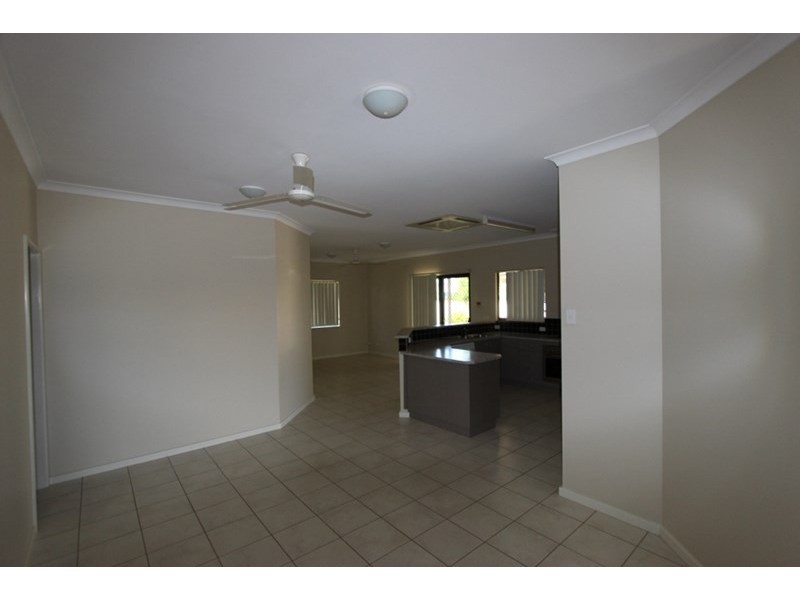 10 Haldane Crescent, Baynton WA 6714