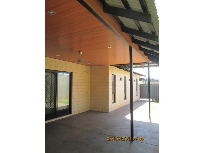 27 Bettong Bend, Baynton WA 6714