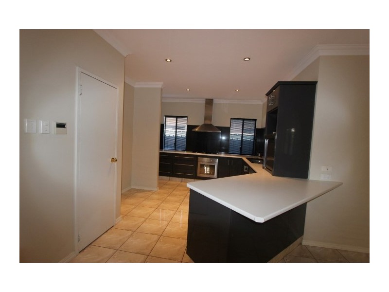 18 Ridge Elbow, Nickol WA 6714