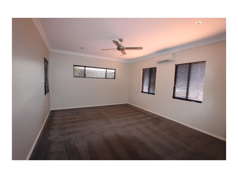 18 Ridge Elbow, Nickol WA 6714