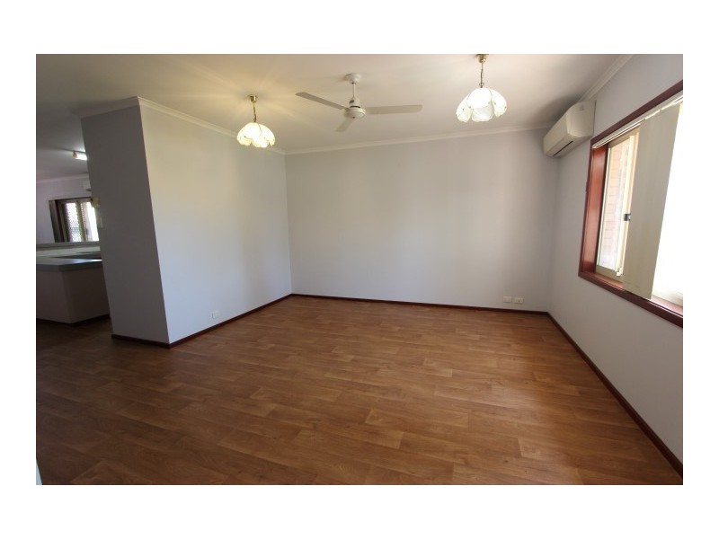 35 Radley Drive, Baynton WA 6714