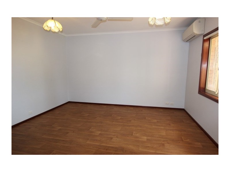 35 Radley Drive, Baynton WA 6714