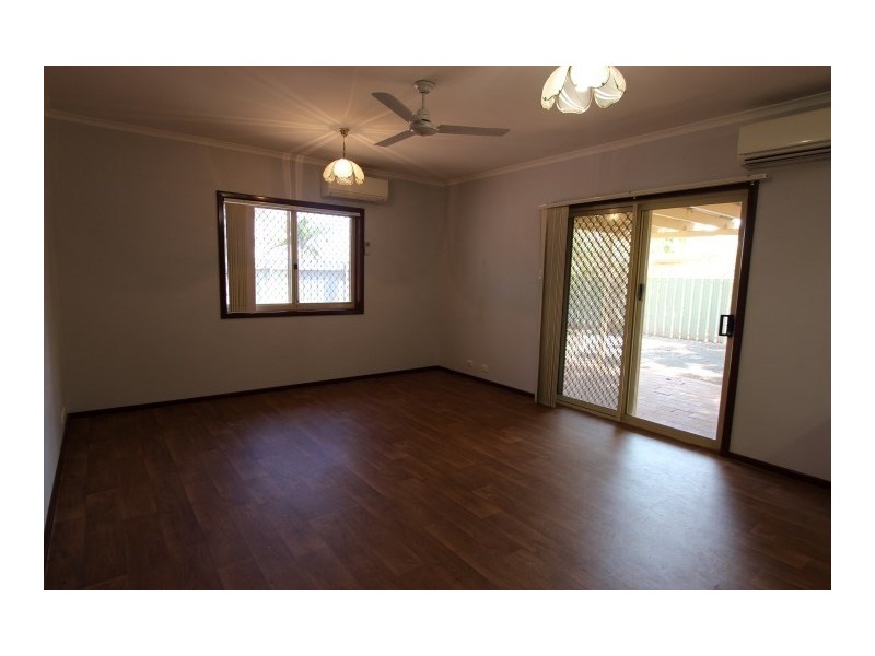 35 Radley Drive, Baynton WA 6714