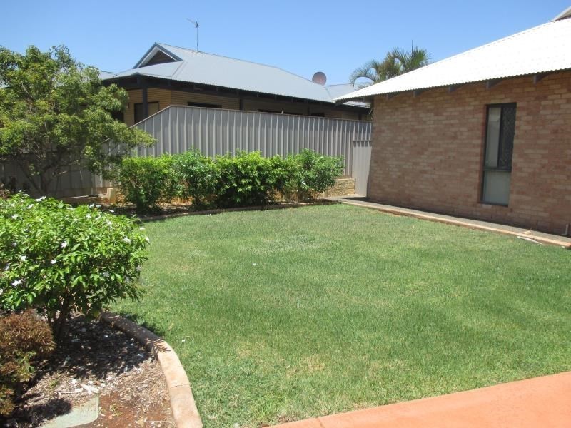 4 Lilly Parade, Baynton WA 6714